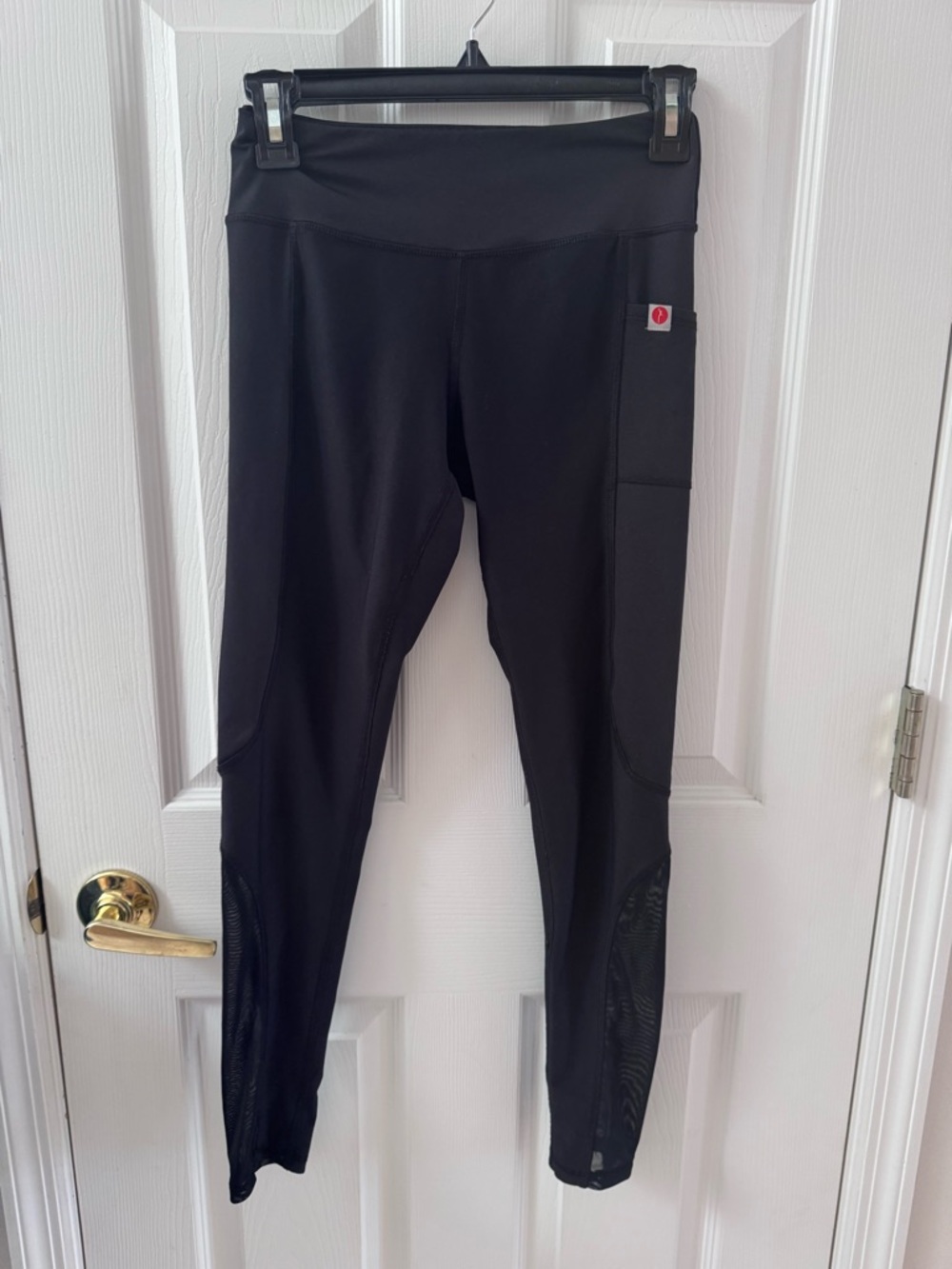 Black Athletic Leggings with Side Pocket